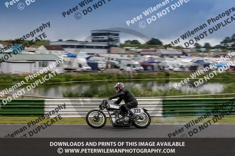 Vintage motorcycle club;eventdigitalimages;mallory park;mallory park trackday photographs;no limits trackdays;peter wileman photography;trackday digital images;trackday photos;vmcc festival 1000 bikes photographs